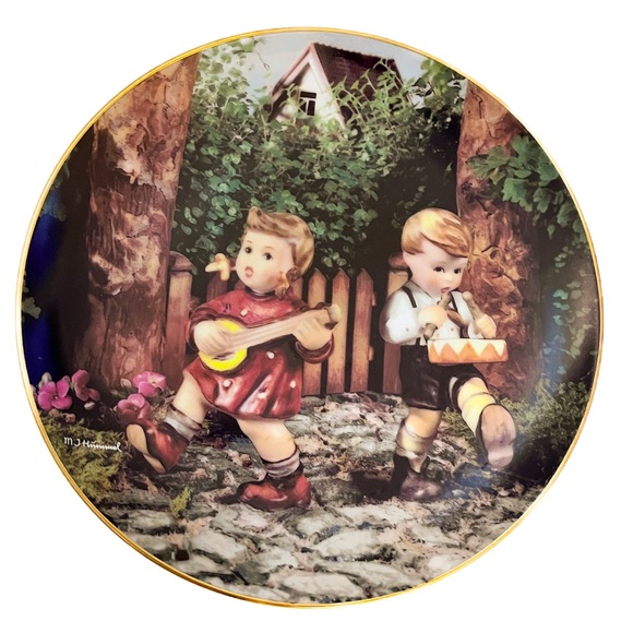 Vintage Hummel Plate “Private Parade” Limited Edition 1992 - Picture 1 of 2